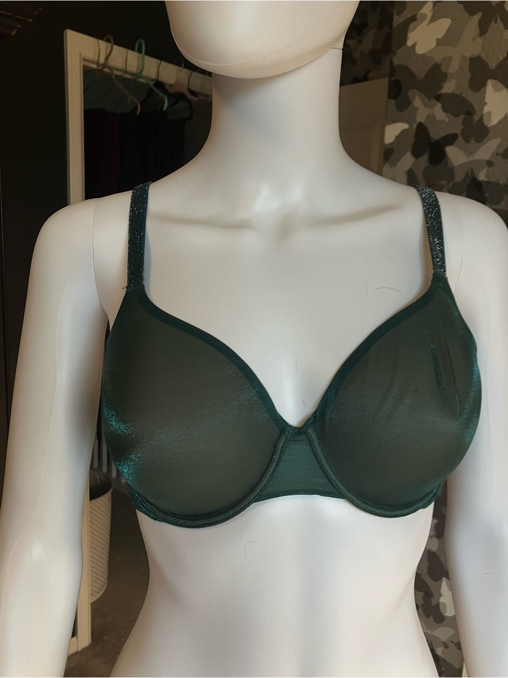Victoria's Secret Shimmering Emerald Green Underwire Bra